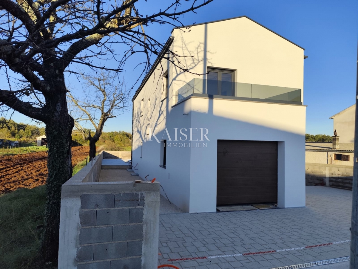 Istria, Svetvincenat - casa con piscina