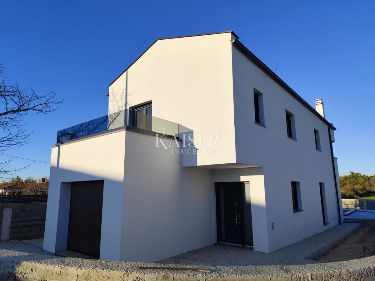 Istria, Svetvincenat - casa con piscina