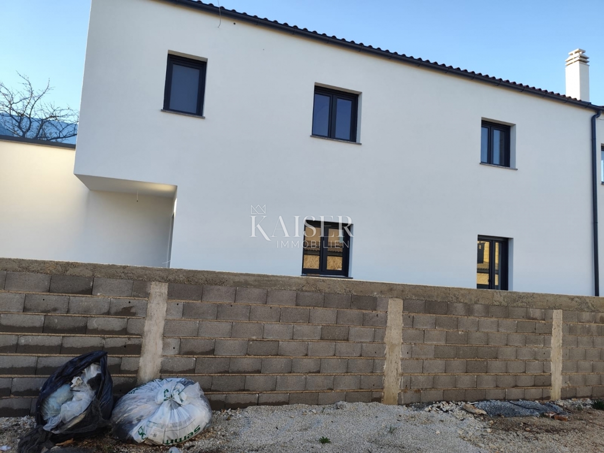 Istria, Svetvincenat - casa con piscina