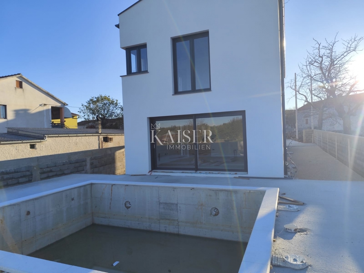 Istria, Svetvincenat - casa con piscina