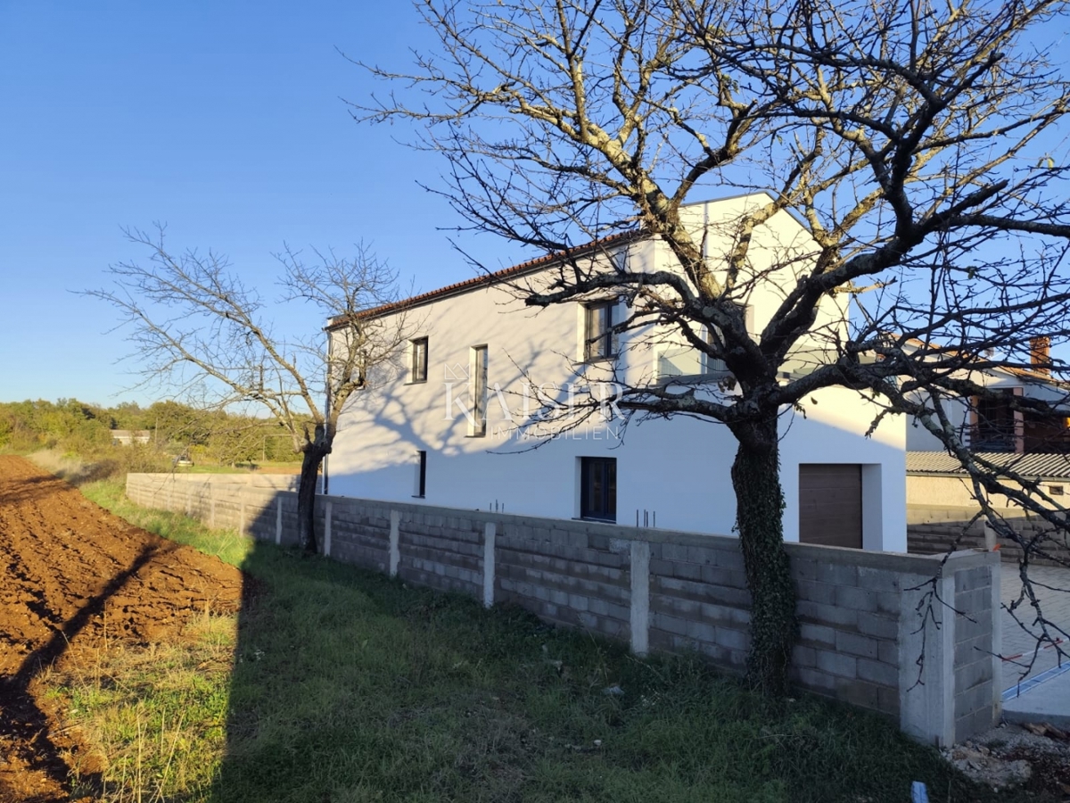 Istria, Svetvincenat - casa con piscina