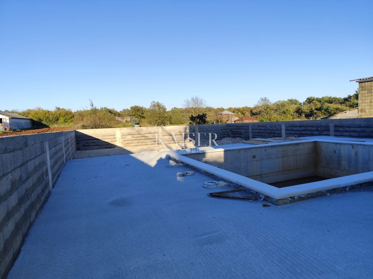 Istria, Svetvincenat - casa con piscina