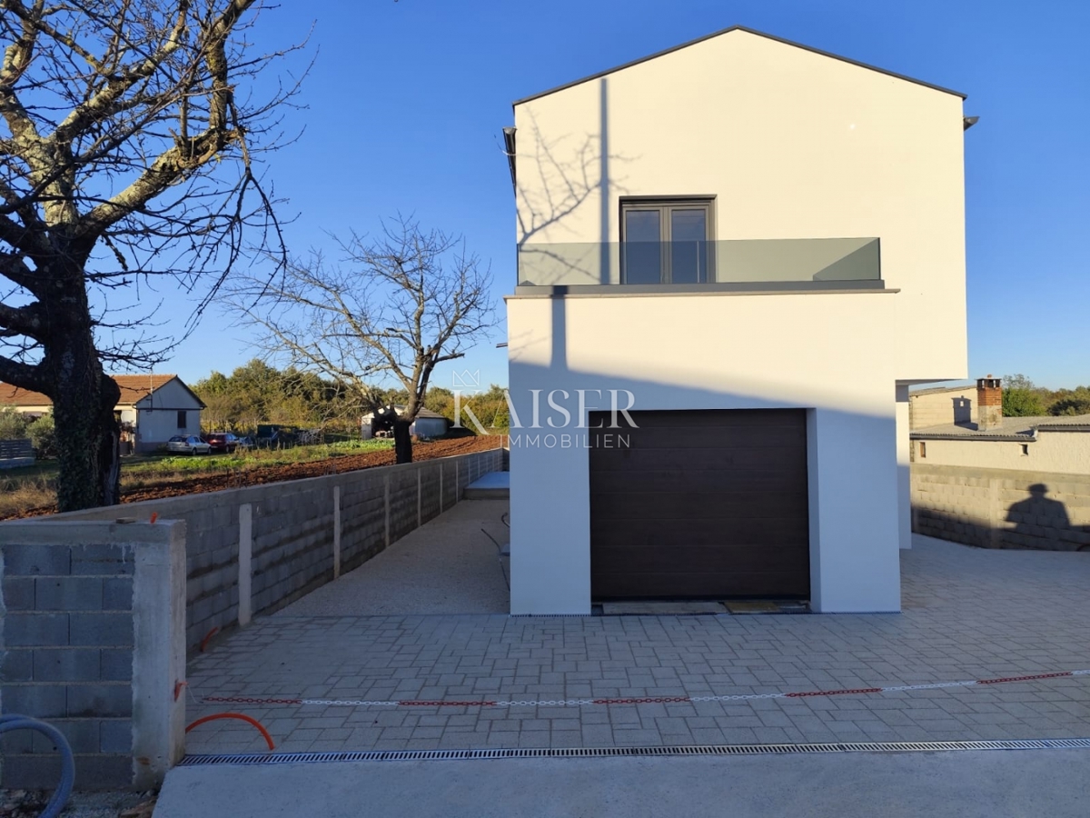 Istria, Svetvincenat - casa con piscina