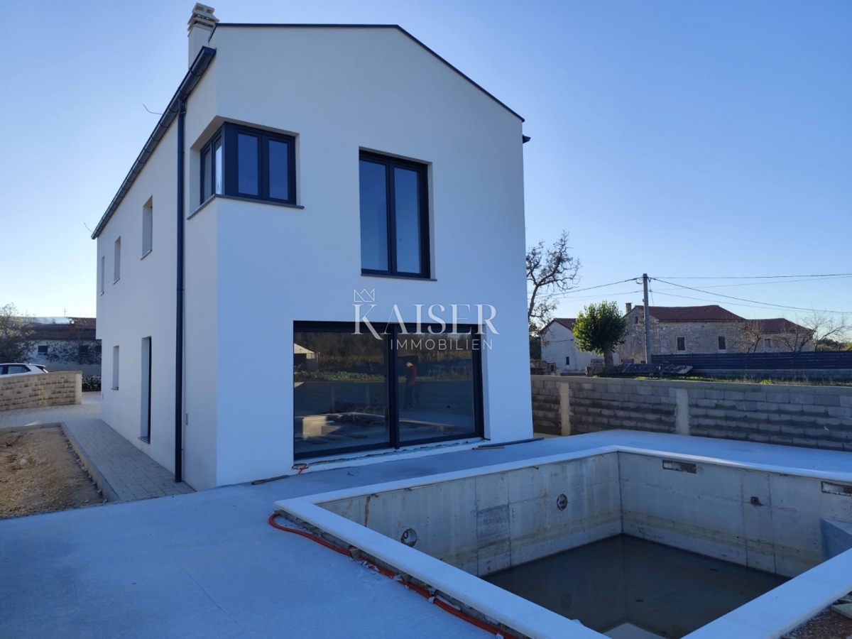 Istria, Svetvincenat - casa con piscina