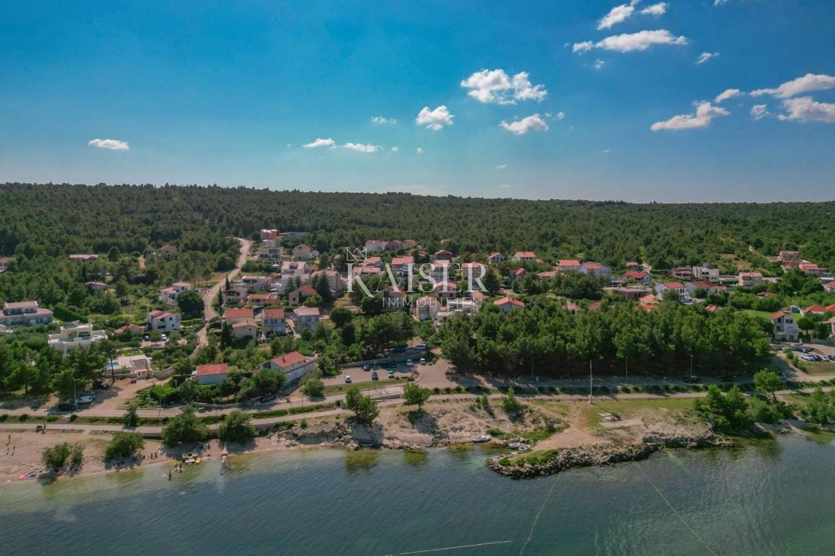 Zara, Pridraga - villa moderna con piscina, seconda fila al mare