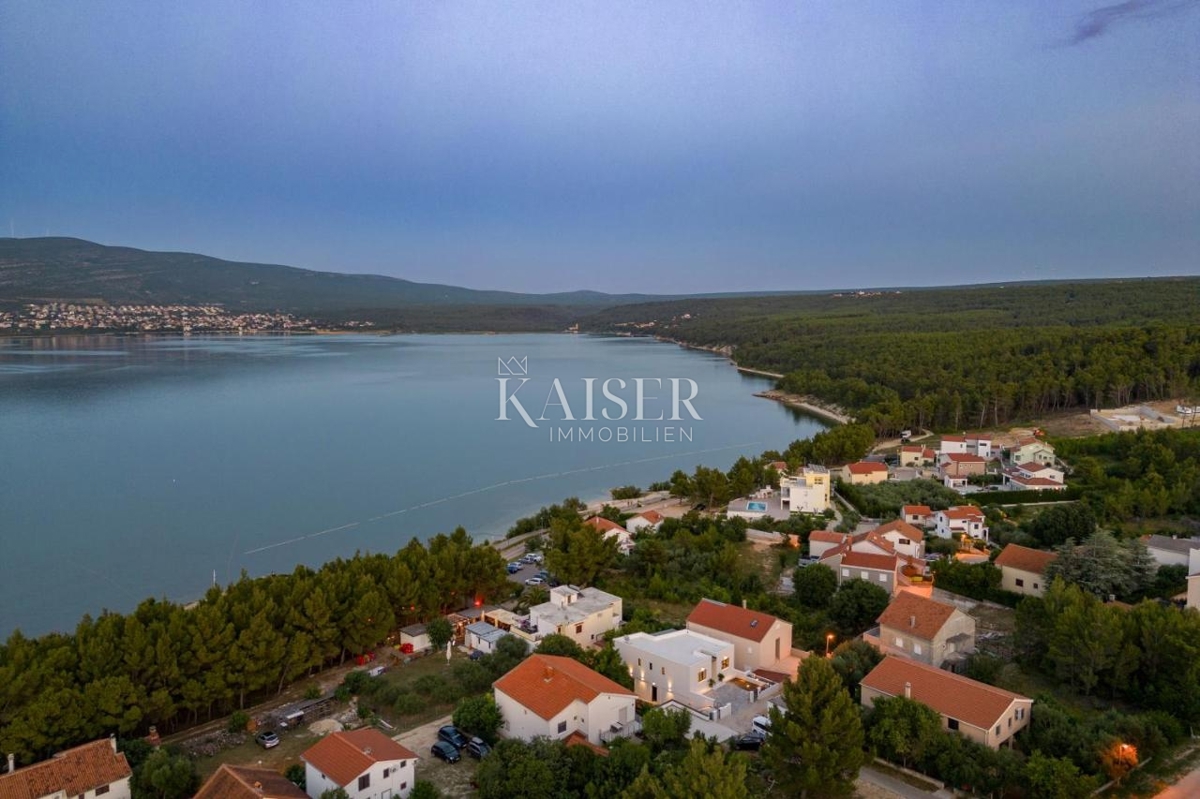 Zara, Pridraga - villa moderna con piscina, seconda fila al mare