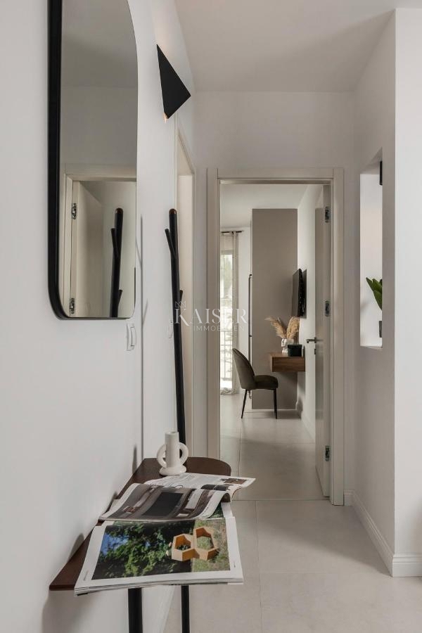 Zara, Pridraga - villa moderna con piscina, seconda fila al mare