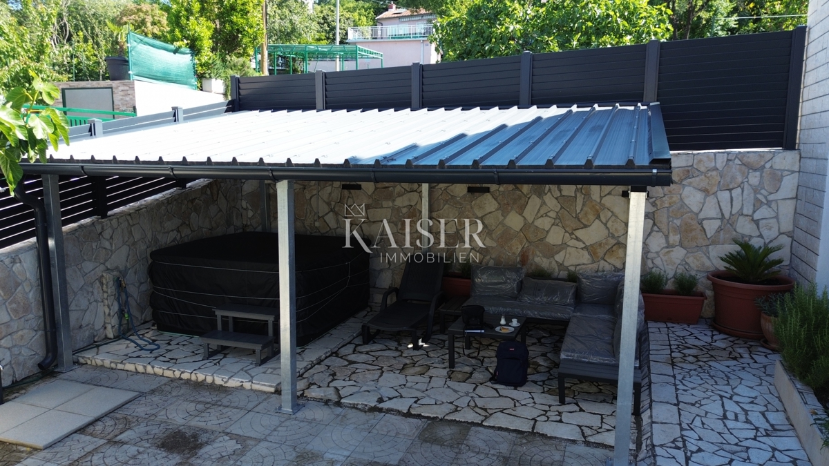 Crikvenica, Dramalj - casa con due appartamenti e giardino