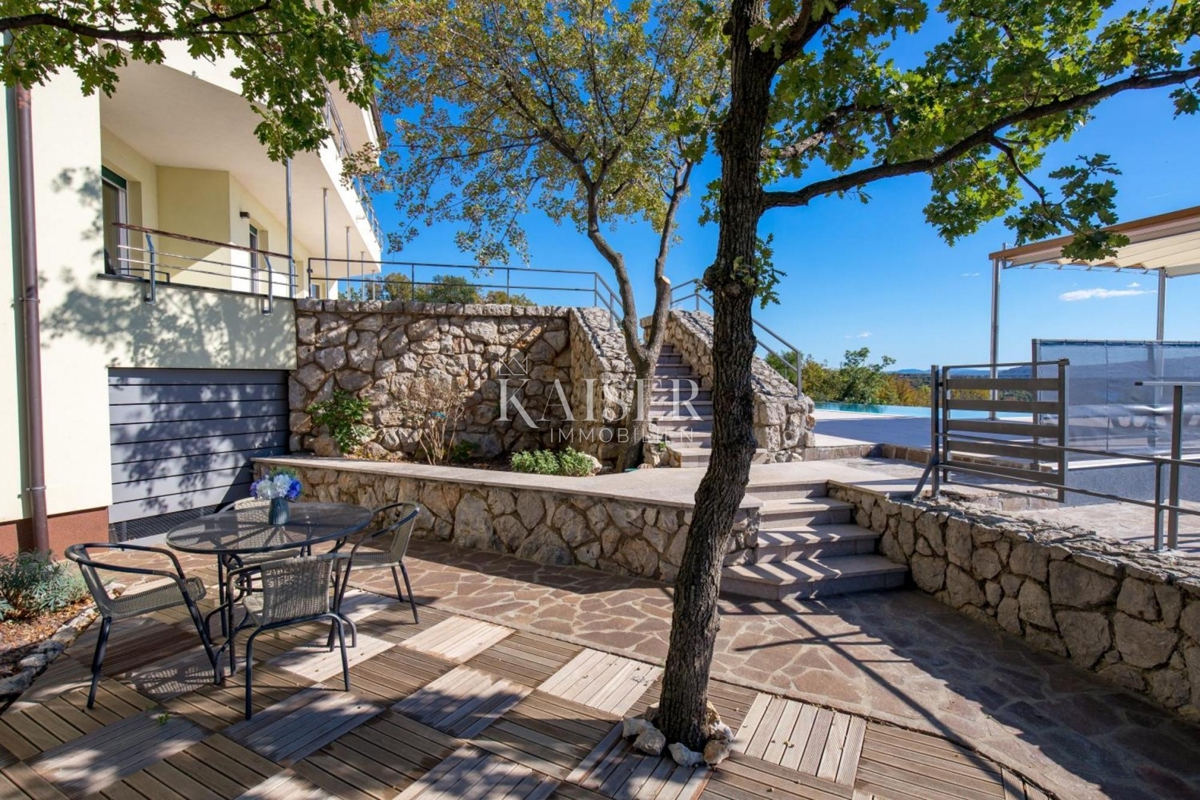 Villa Kraljevica, 460m2