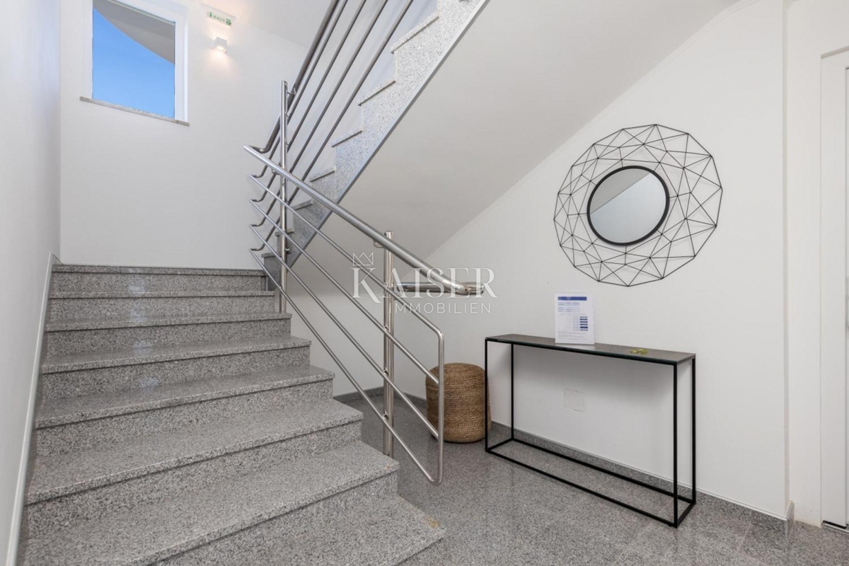 Villa Kraljevica, 460m2