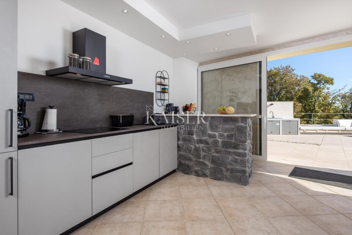 Villa Kraljevica, 460m2