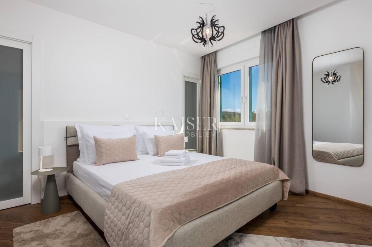 Villa Kraljevica, 460m2