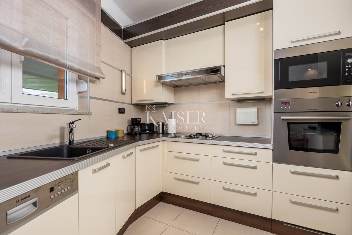 Villa Kraljevica, 460m2