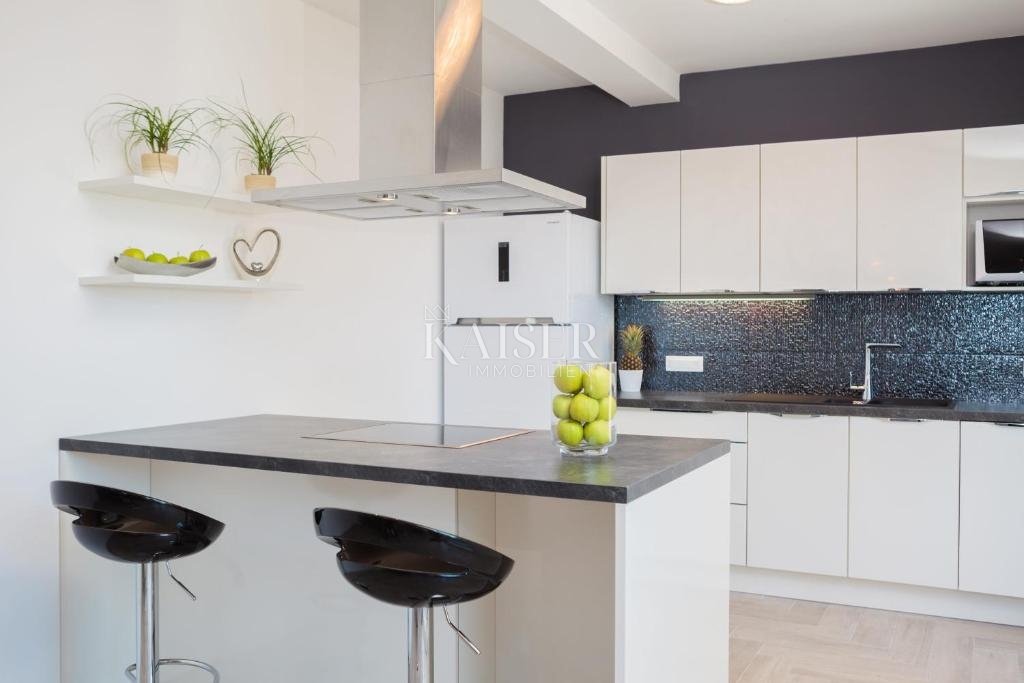 Villa Zečevo Rogozničko, Rogoznica, 380m2