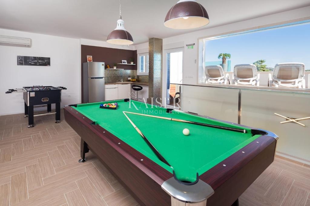 Villa Zečevo Rogozničko, Rogoznica, 380m2