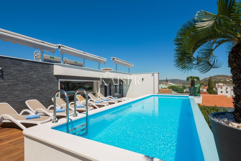 Villa Zečevo Rogozničko, Rogoznica, 380m2