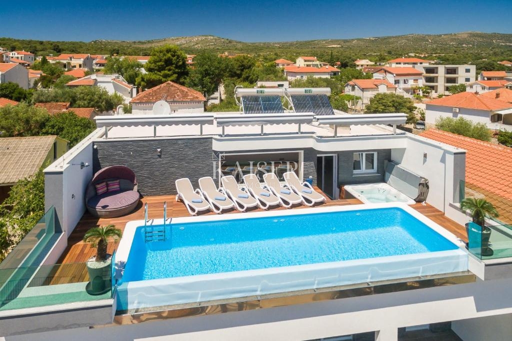 Villa Zečevo Rogozničko, Rogoznica, 380m2