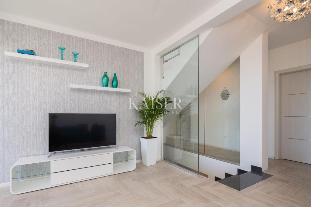 Villa Zečevo Rogozničko, Rogoznica, 380m2