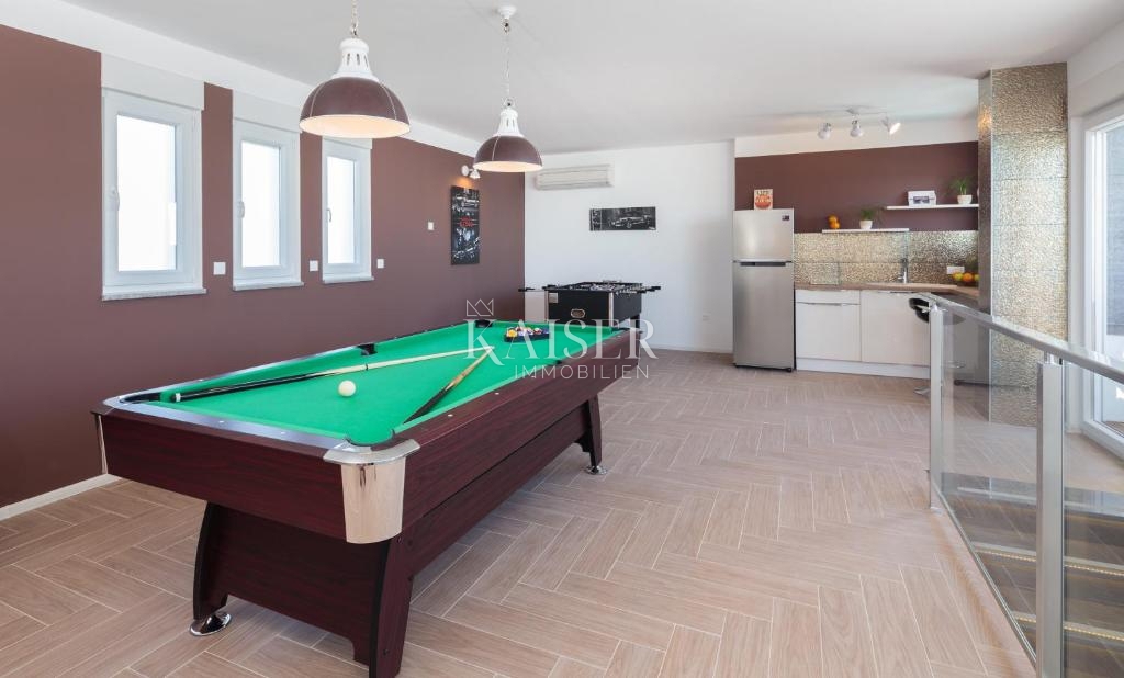 Villa Zečevo Rogozničko, Rogoznica, 380m2