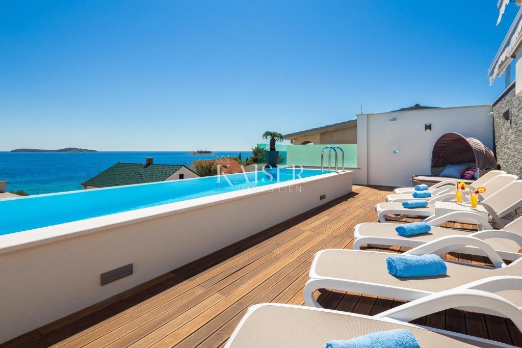 Villa Zečevo Rogozničko, Rogoznica, 380m2