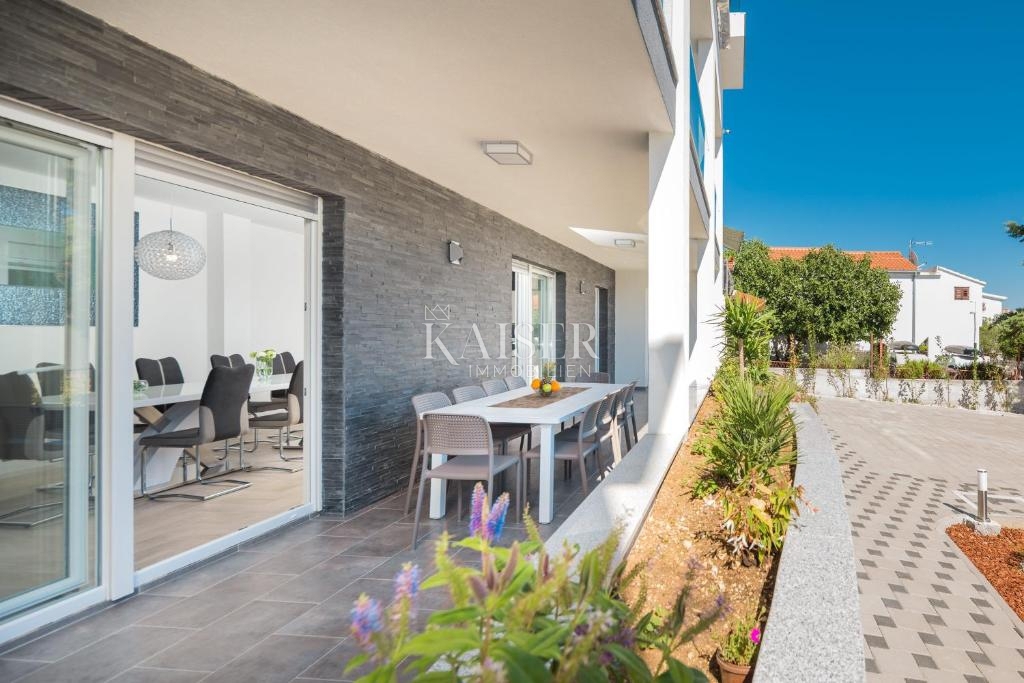 Villa Zečevo Rogozničko, Rogoznica, 380m2