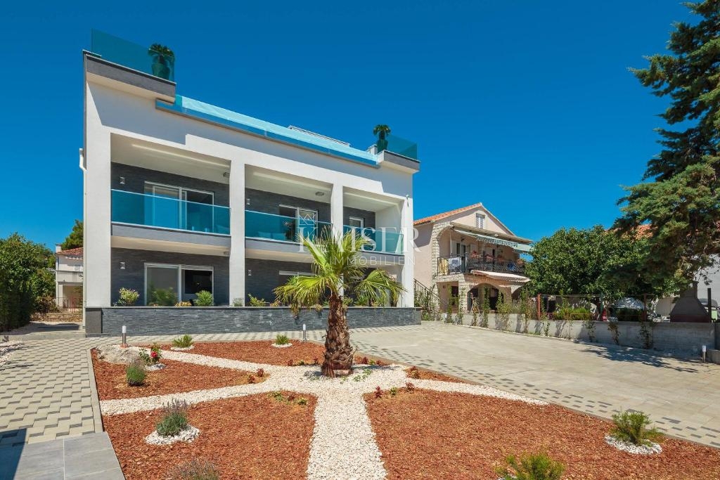 Villa Zečevo Rogozničko, Rogoznica, 380m2