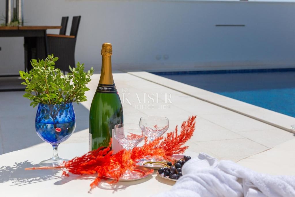 Villa Rogoznica, 300m2