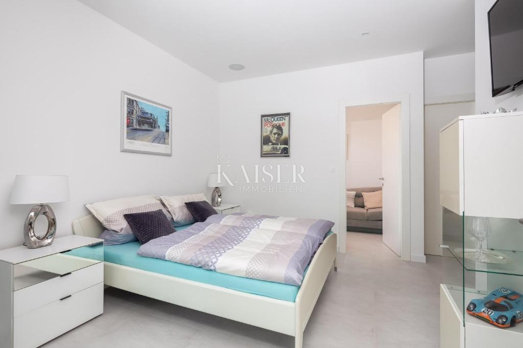 Villa Rogoznica, 300m2