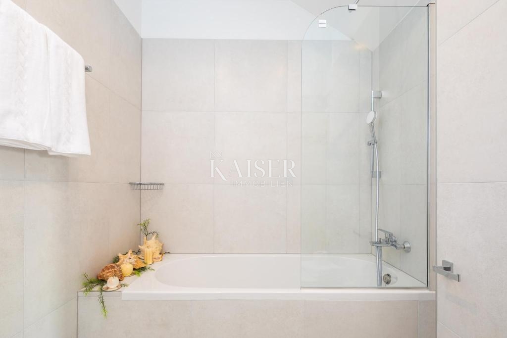 Villa Rogoznica, 300m2