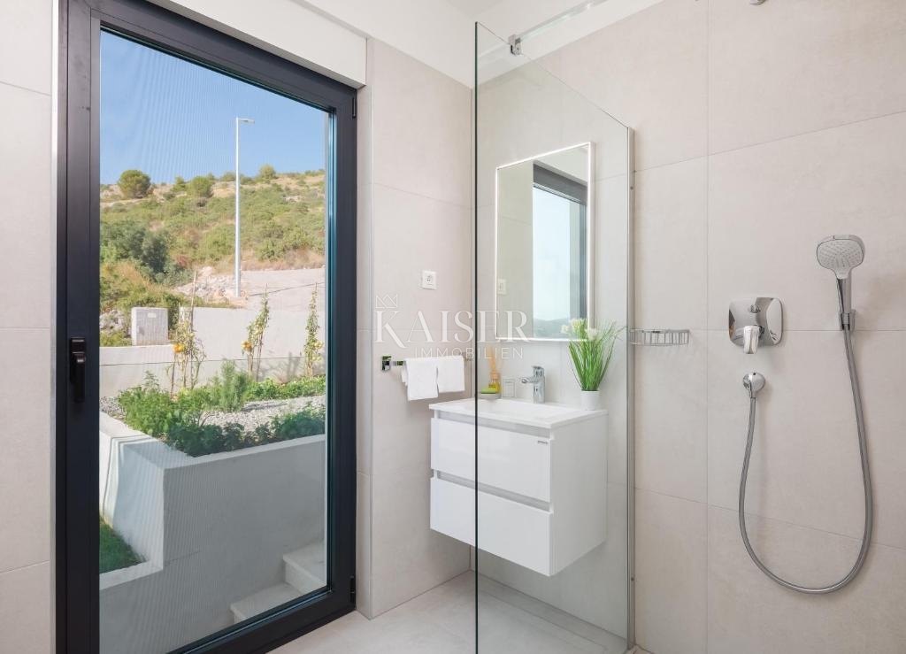 Villa Rogoznica, 300m2