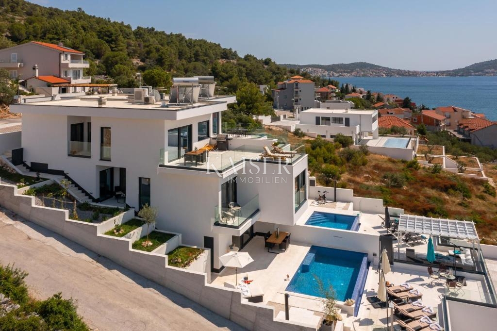 Villa Rogoznica, 300m2