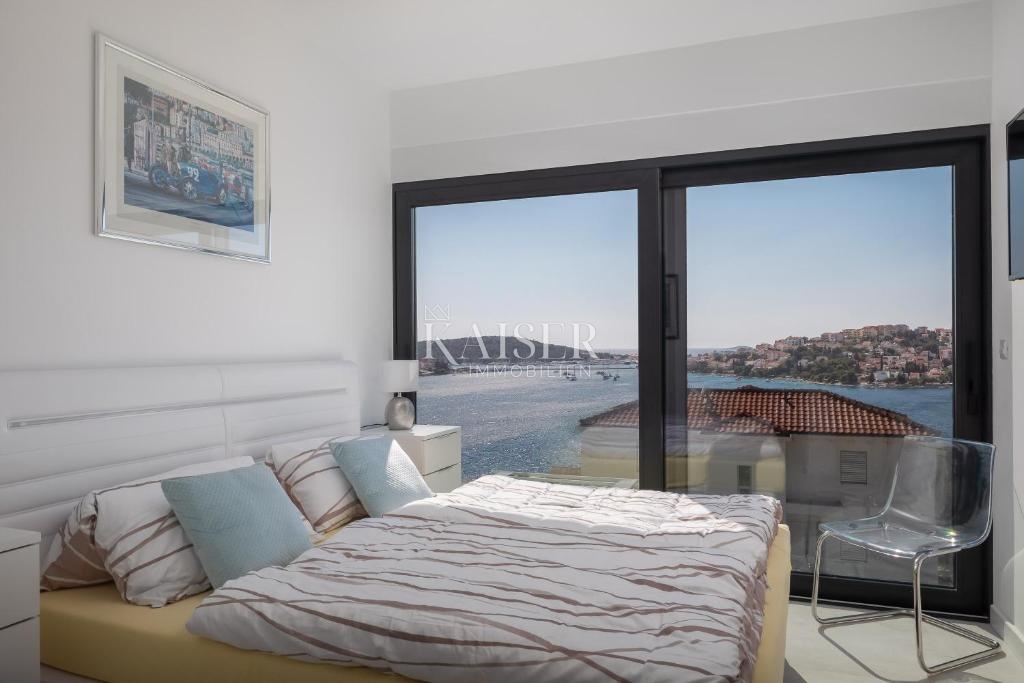 Villa Rogoznica, 300m2