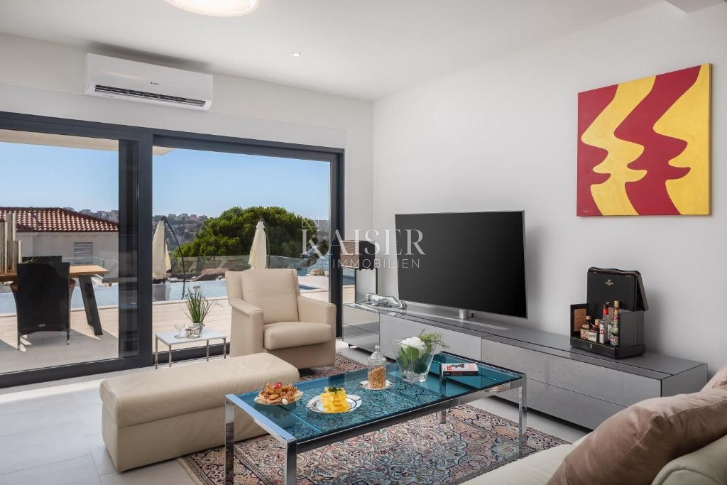 Villa Rogoznica, 300m2