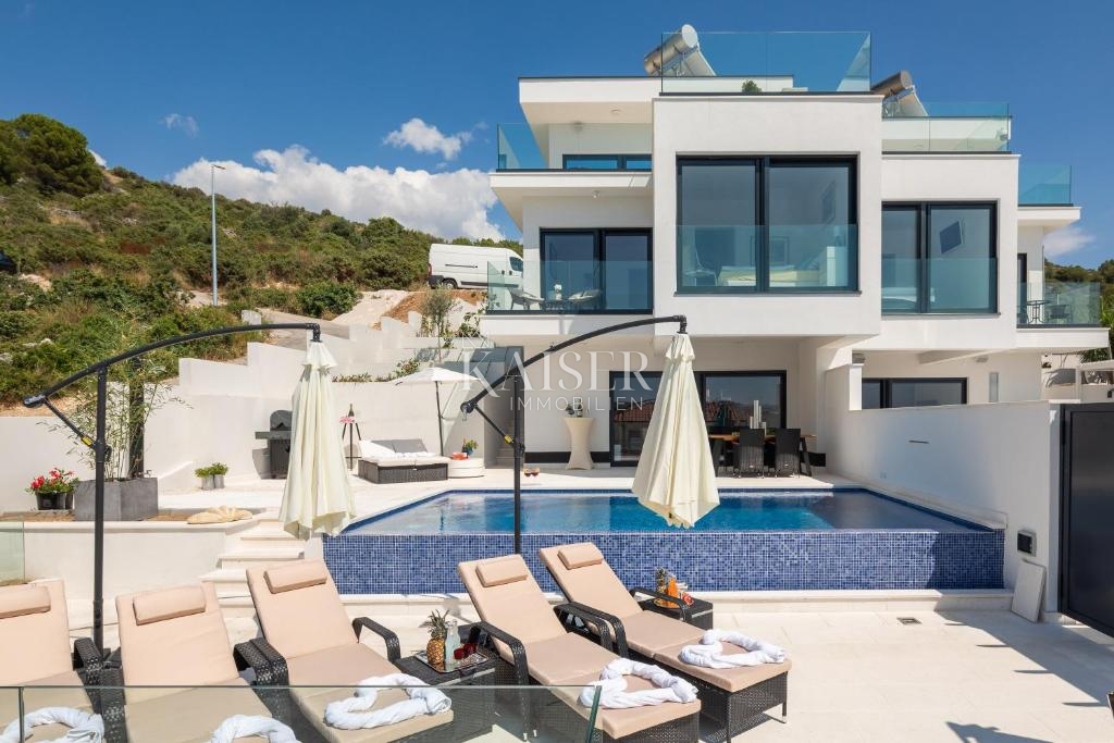 Villa Rogoznica, 300m2