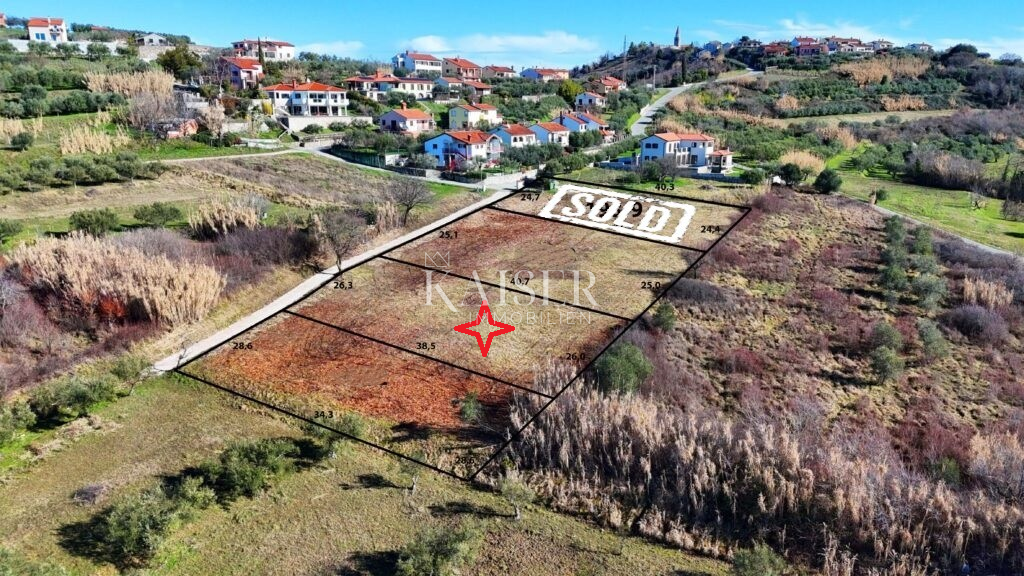 Земля під забудову Buje, 1.032m2