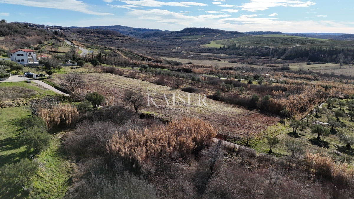 Земля під забудову Buje, 1.032m2