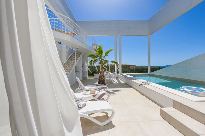 Zara - Debeljak, un gioiello architettonico nell'entroterra di San Cassiano con vista sul mare