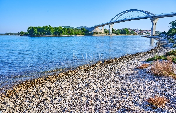 Ugljan, Kukljica - terreno edificabile vicino al ponte Ždrelac
