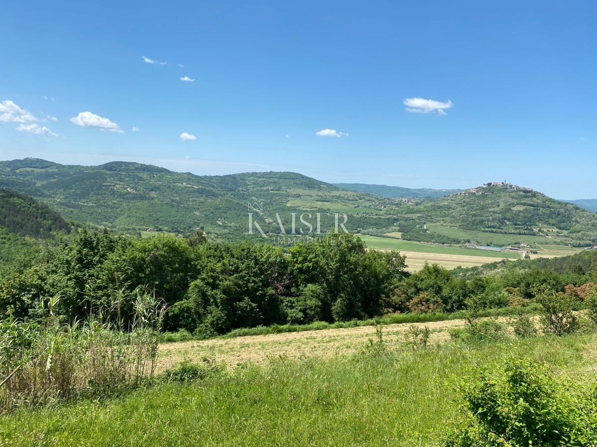 Istria, Montona - terreno con permesso di costruire