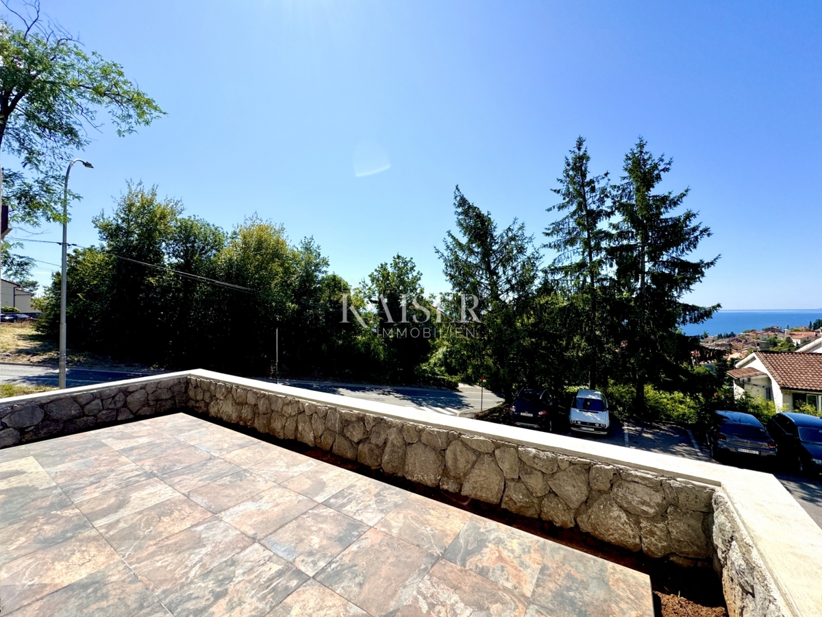 Opatija, Volosko - Confortevole appartamento con 3 camere da letto, loggia, terrazza e vista mare