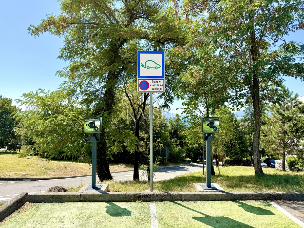 Opatija, Volosko - Confortevole appartamento con 3 camere da letto, loggia, terrazza e vista mare