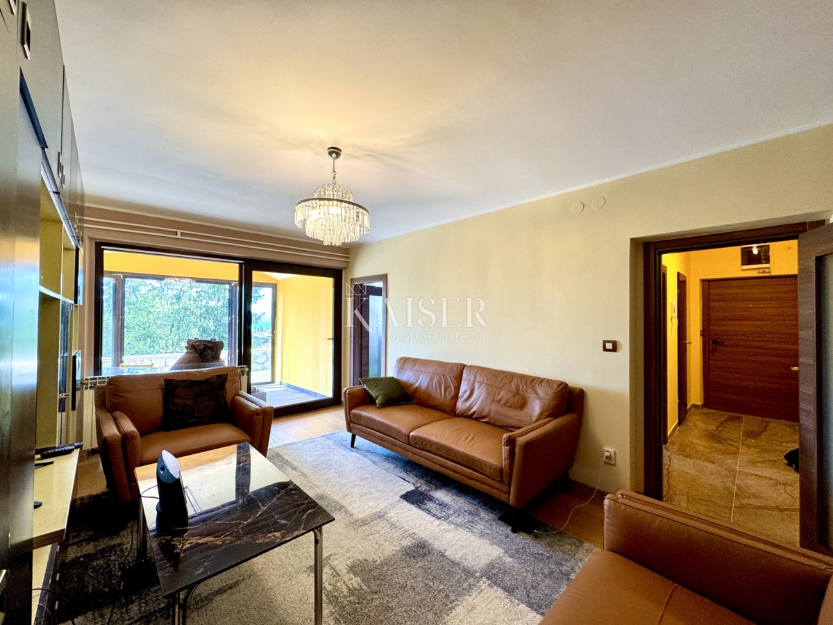 Opatija, Volosko - Confortevole appartamento con 3 camere da letto, loggia, terrazza e vista mare