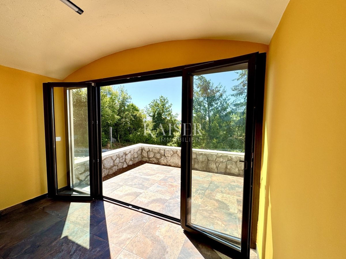 Opatija, Volosko - Confortevole appartamento con 3 camere da letto, loggia, terrazza e vista mare