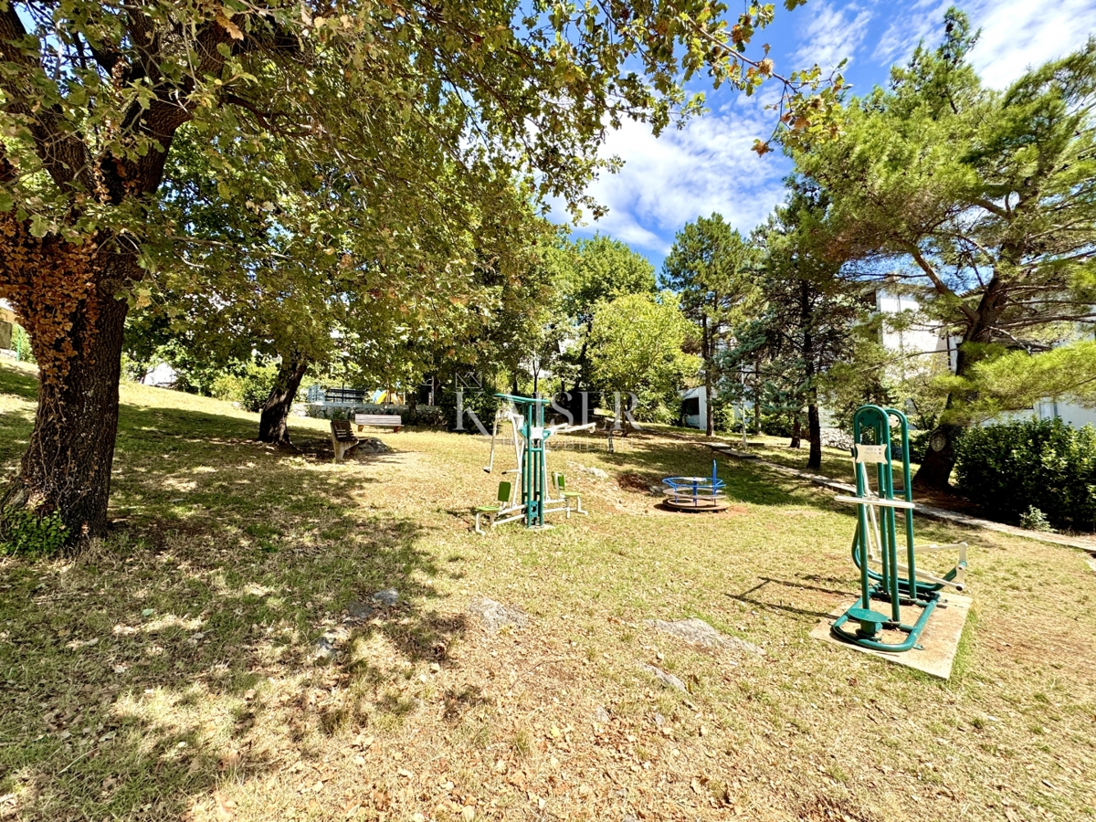 Opatija, Volosko - Confortevole appartamento con 3 camere da letto, loggia, terrazza e vista mare