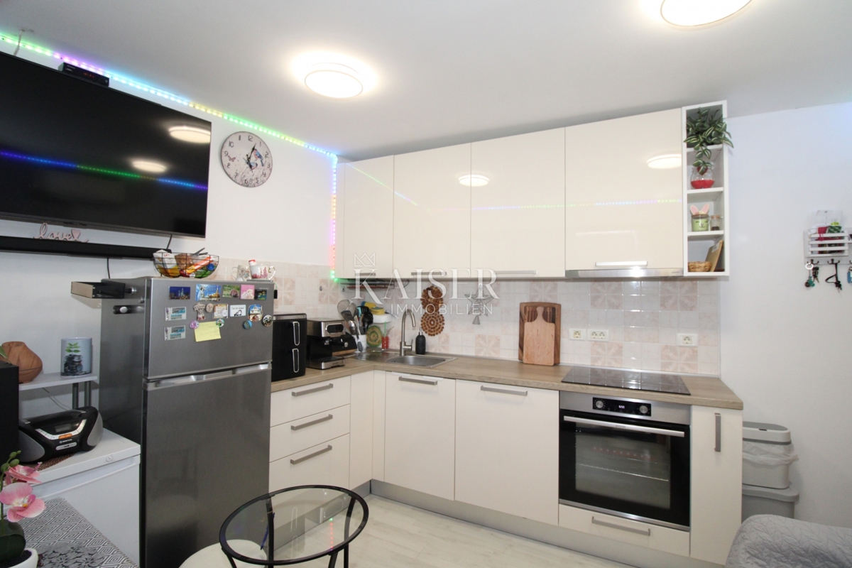 Istria, Rovigno - Appartamento di 72 m2 in ottima posizione con vista mare