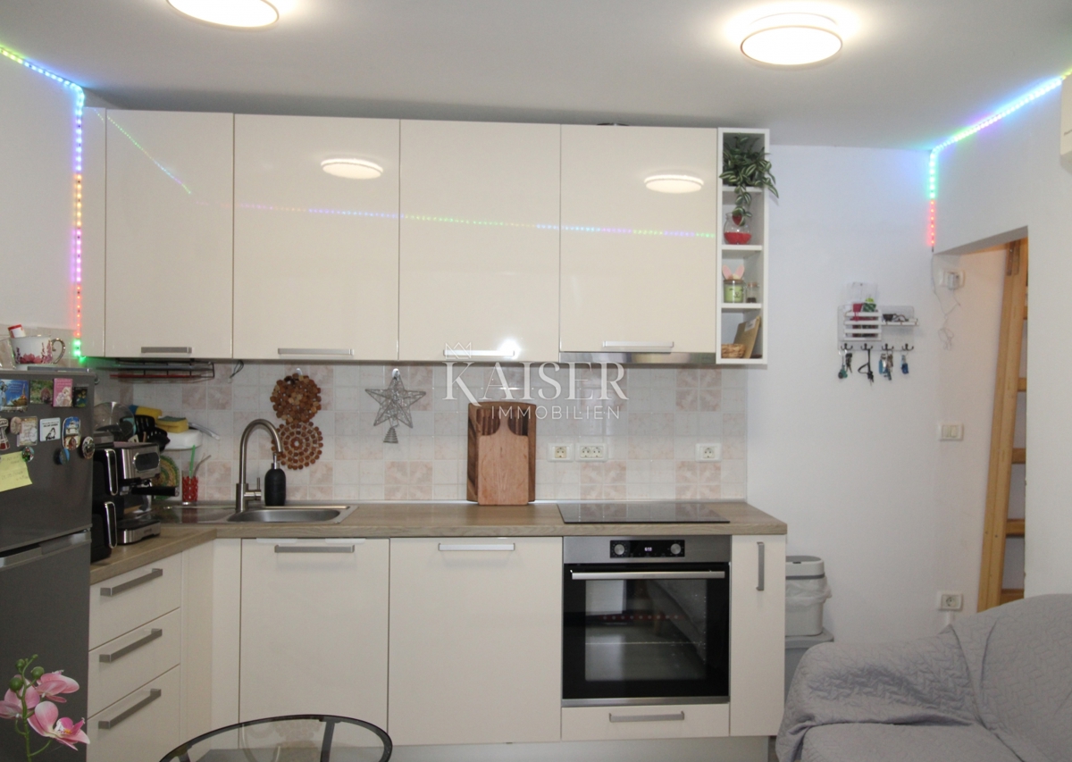 Istria, Rovigno - Appartamento di 72 m2 in ottima posizione con vista mare