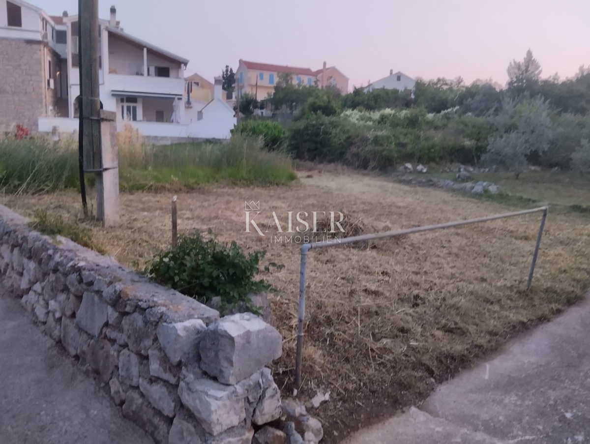 Isola di Iž - Terreno edificabile nel centro 