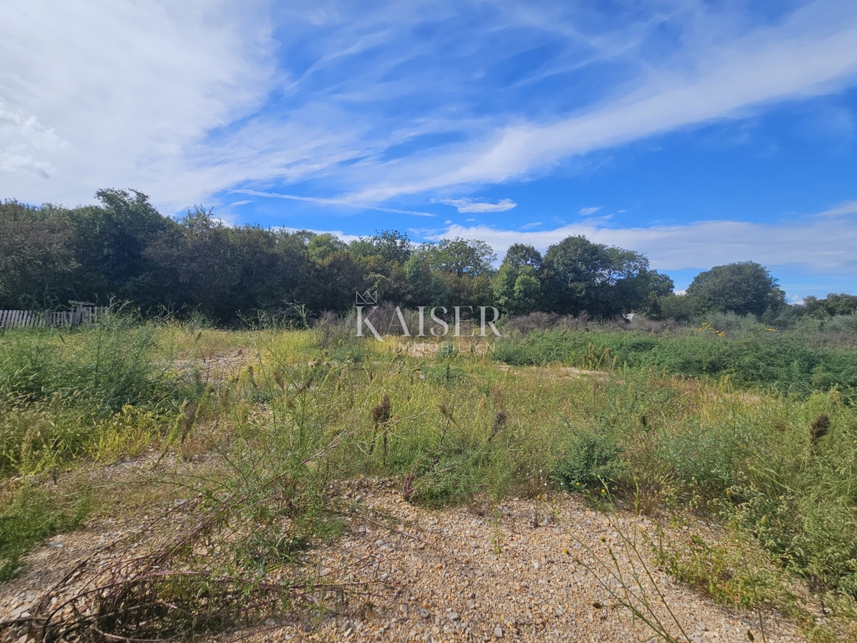Isola di Krk, Malinska - terreno edificabile 630m2