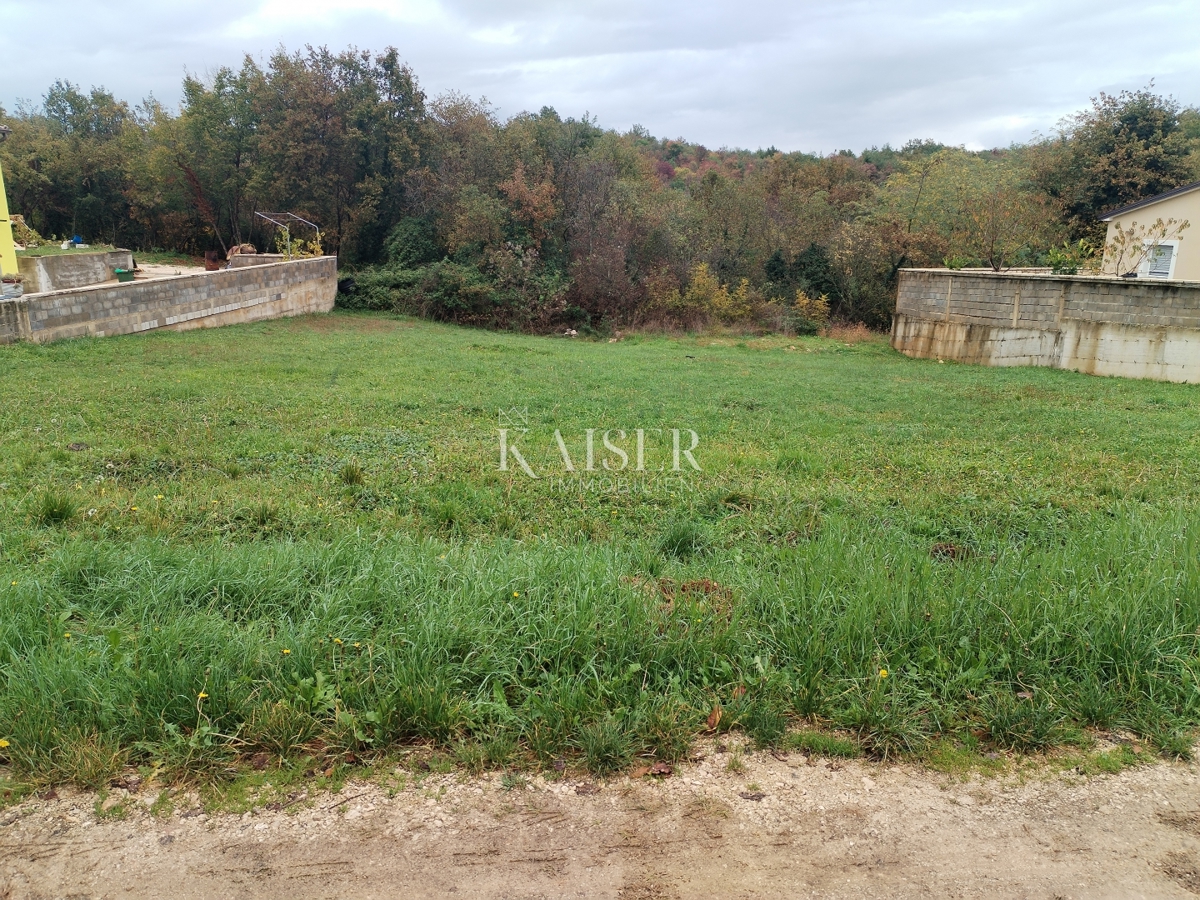 Земля під забудову Kaštel, Buje, 720m2