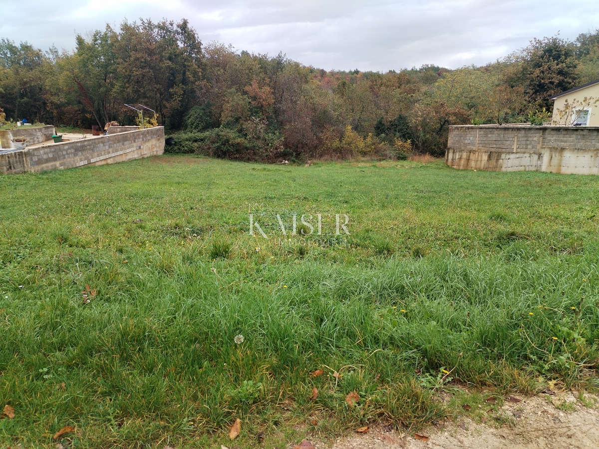 Земля під забудову Kaštel, Buje, 720m2